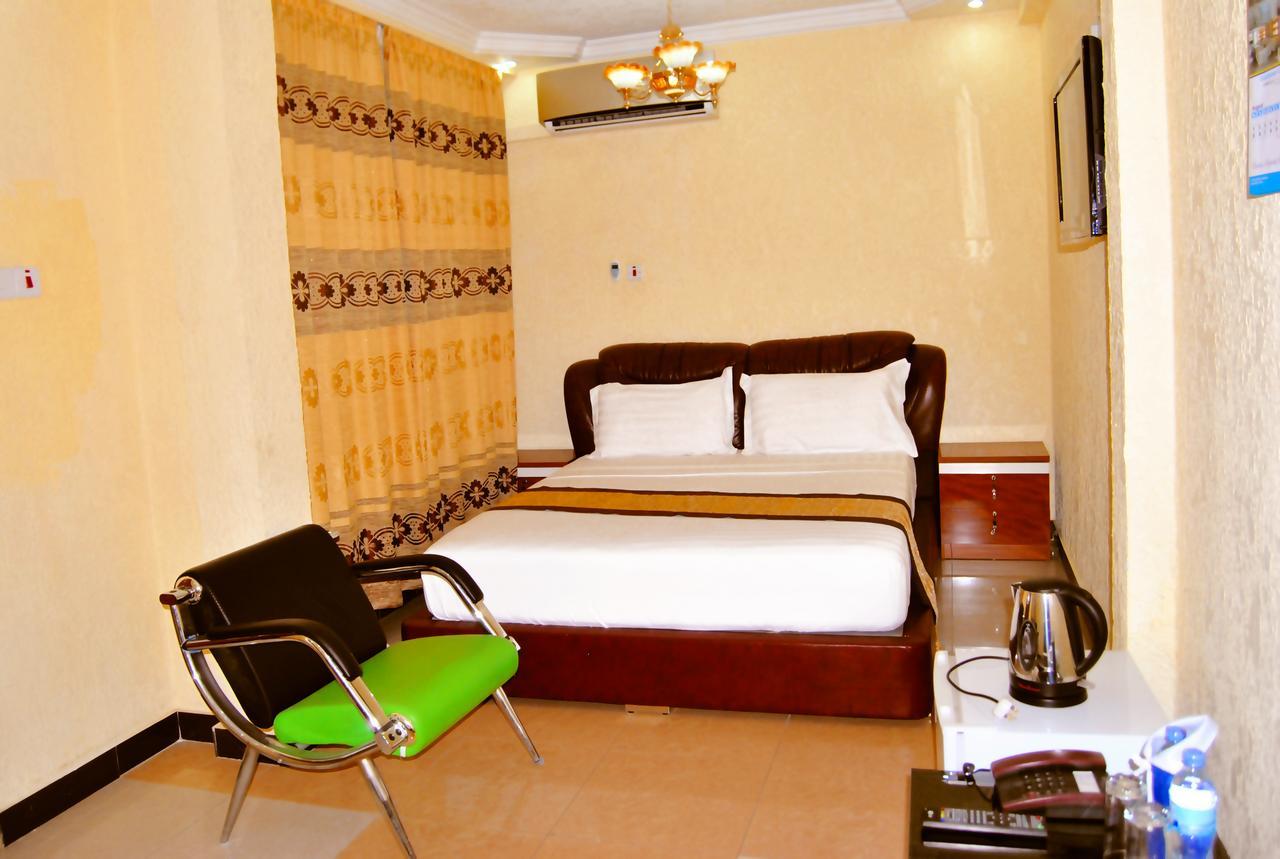 Best Point Hotel Dar es Salaam Buitenkant foto