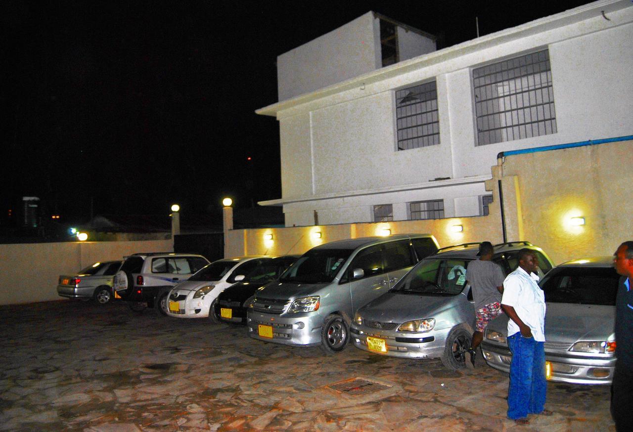 Best Point Hotel Dar es Salaam Buitenkant foto