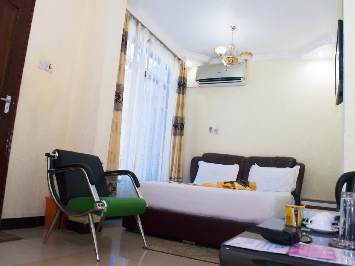 Best Point Hotel Dar es Salaam Buitenkant foto