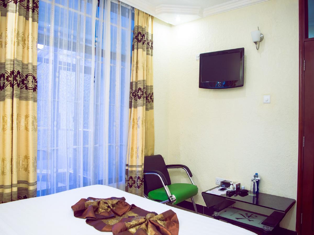 Best Point Hotel Dar es Salaam Buitenkant foto